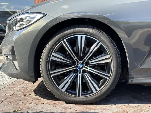 BMW 3-SERIE 320i High Executive Edition Schuifdak HeadUp Leer Cruise Harman/Kardon 18''LM