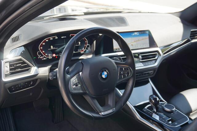 BMW 3-SERIE Touring 330e | ACC | HUD | hifi