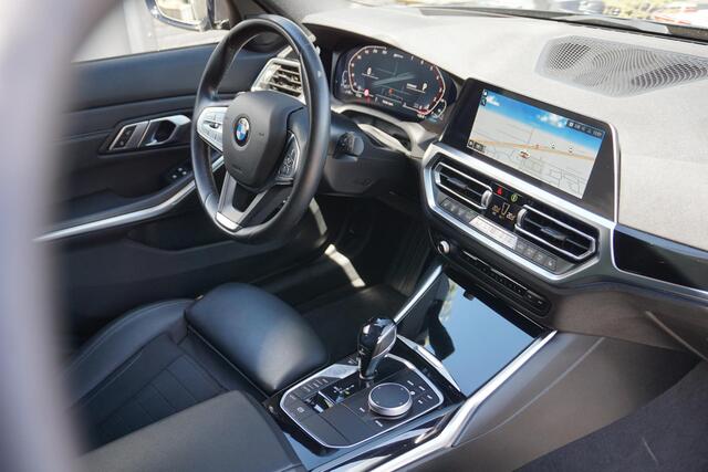 BMW 3-SERIE Touring 330e | ACC | HUD | hifi