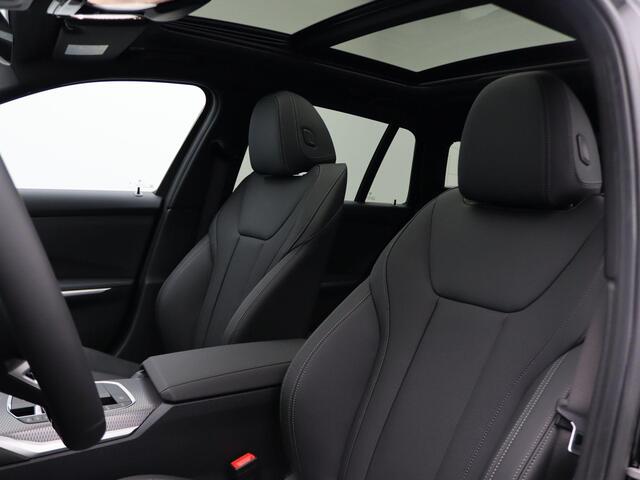 BMW 3-SERIE Touring 330e M Sportpakket | Innovation Pack | Comfort Pack | Stuurwielrand Verwarmd | Trekhaak | Panoramadak | Driving Assistant Professional | HiFi | 18''