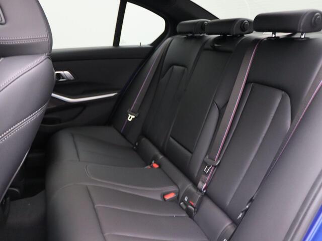 BMW 3-SERIE Sedan 330e M Sportpakket Pro | Comfort Pack | Stuurwielrand Verwarmd | Trekhaak | Schuifdak | Elektrisch Verstelbare Sportstoelen | Active Cruise Control | Harman Kardon | 19''
