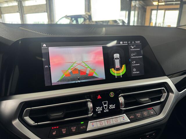 BMW 3-SERIE Touring 330e Sport-line / Pano / Leder / Camera