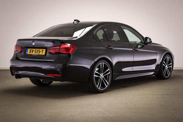 BMW 3-SERIE 318i M Sport Edition | OPEN DAK | STOELVERWARMING | 19"