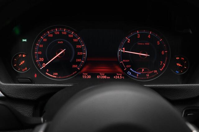 BMW 3-SERIE 318i M Sport Edition | OPEN DAK | STOELVERWARMING | 19"