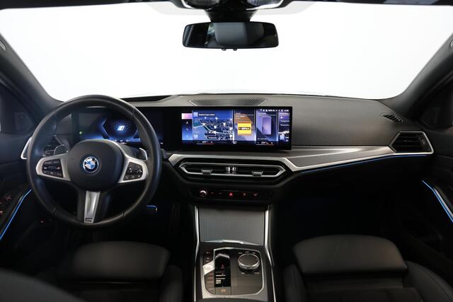 BMW 3-SERIE Touring 330e | M-SPORT | Laserlight | Schuif-kantel dak | Headup | Trekhaak elektrisch