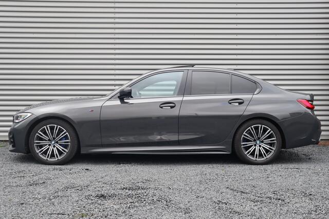 BMW 3-SERIE 330i M-Sport Panorama / Harman Kardon / Laser / Leder / M Performance /