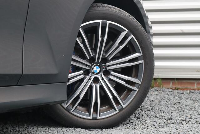 BMW 3-SERIE 330i M-Sport Panorama / Harman Kardon / Laser / Leder / M Performance /