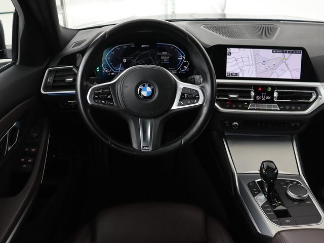 BMW 3-SERIE 330e eDrive Edition | Leder | Adaptive cruise | Stoelverwarming | Camera | Sport Line | Carplay | Sportstoelen | Live Cockpit | Keyless | Navigatie | Climate control
