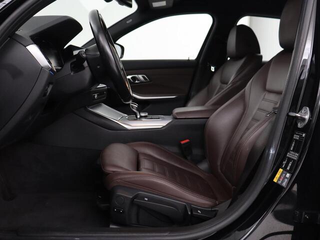 BMW 3-SERIE 330e eDrive Edition | Leder | Adaptive cruise | Stoelverwarming | Camera | Sport Line | Carplay | Sportstoelen | Live Cockpit | Keyless | Navigatie | Climate control