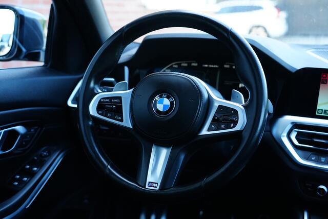 BMW 3-SERIE Touring M340i xDrive High Executive 374pk Panoramadak/Stoelverwarming/Camera