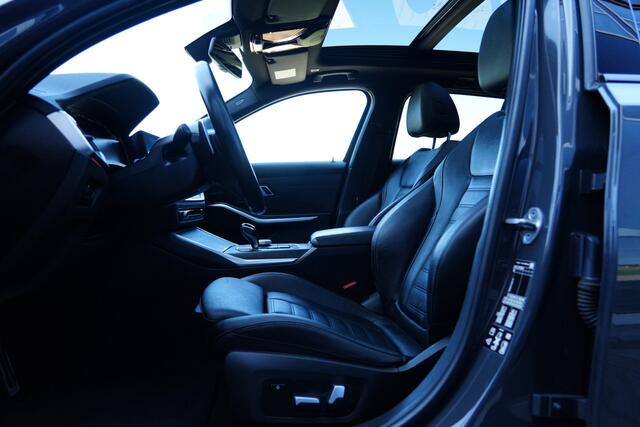 BMW 3-SERIE Touring M340i xDrive High Executive 374pk Panoramadak/Stoelverwarming/Camera