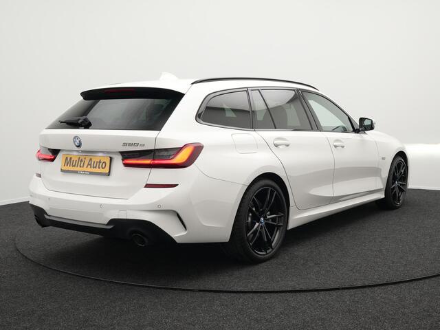 BMW 3-SERIE Touring 320e M Sport 204pk Plug In Hybrid Dealer O.H PHEV | Alcantara Sportstoelen Verwarmd | 19"L.M | Sfeerverlichting | Apple Carplay | DAB | Virtual | Navi Full Map |
