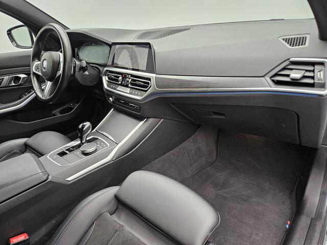 BMW 3-SERIE Touring 320e M Sport 204pk Plug In Hybrid Dealer O.H PHEV | Alcantara Sportstoelen Verwarmd | 19"L.M | Sfeerverlichting | Apple Carplay | DAB | Virtual | Navi Full Map |