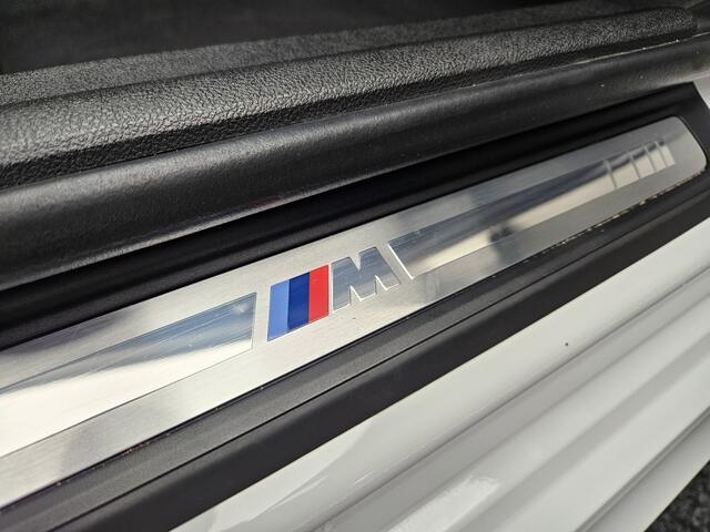 BMW 3-SERIE Touring 320e M Sport 204pk Plug In Hybrid Dealer O.H PHEV | Alcantara Sportstoelen Verwarmd | 19"L.M | Sfeerverlichting | Apple Carplay | DAB | Virtual | Navi Full Map |