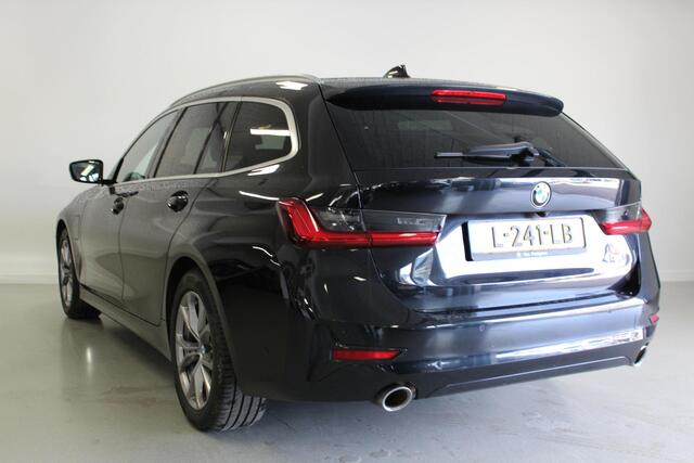 BMW 3-SERIE Touring 330e Business Edition Plus | PANO | STOEL-VERW | ACC | CAMERA | CARPLAY | E-KLEP | 17'LMV | CLIMA | NAVI |
