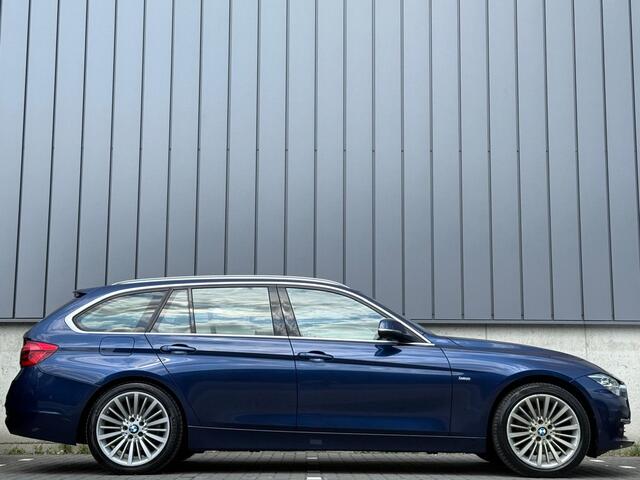 BMW 3-SERIE Touring 318i 136PK Automaat Luxury Line Camera Leer Dode-Hoek