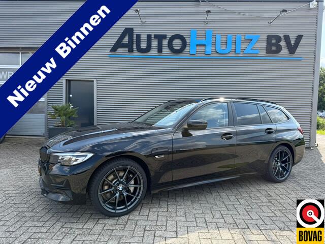 BMW 3-SERIE Touring 330e xDrive Trekhaak 19 inch LED Head-Up Display ACC Carplay