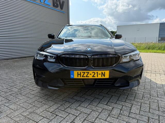 BMW 3-SERIE Touring 330e xDrive Trekhaak 19 inch LED Head-Up Display ACC Carplay