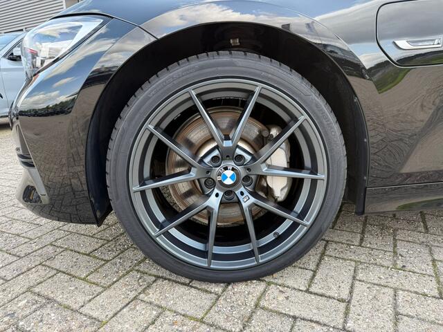 BMW 3-SERIE Touring 330e xDrive Trekhaak 19 inch LED Head-Up Display ACC Carplay
