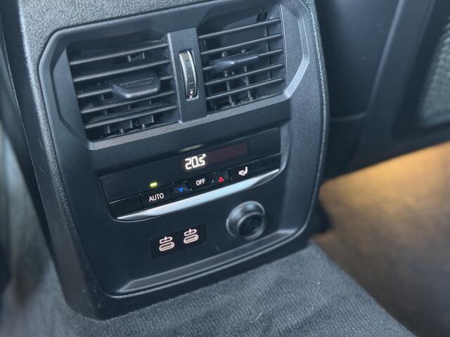 BMW 3-SERIE Touring 330i M Sport High Executive | 19" | Apple CarPlay | Dealer onderhouden !!