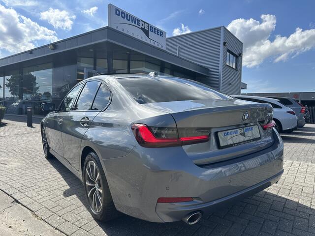 BMW 3-SERIE 320e NEW MODEL Schuifdak | Trekhaak | HUD | Memory | Camera | Stoelverw
