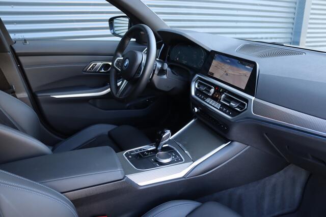 BMW 3-SERIE Touring 330e xDrive M-Sport Pano/Laser LED/360/Keyless/Elek. stoel+mem/Dodehoek/19"