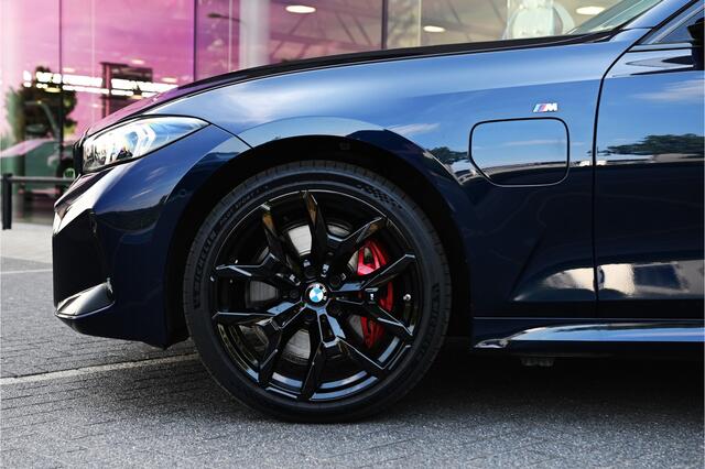 BMW 3-SERIE Touring 330e xDrive High Executive M Sport Automaat / Panoramadak / Trekhaak / Sportstoelen / Adaptieve LED / M Adaptief onderstel / Parking Assistant Plus / Comfort Access