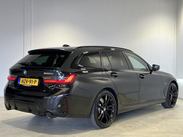 BMW 3-SERIE Touring 330e | Navigatie/Android/Apple Carplay | LM Velgen 19" | Elektrisch Glazen Panoramadak | Adaptive Cruise Control | Voorstoelen Verwarmd | Head-Up Display | Facelift Model |