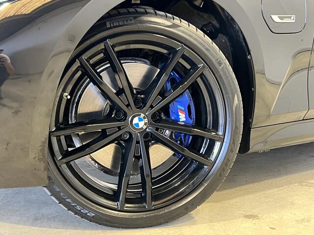 BMW 3-SERIE Touring 330e | Navigatie/Android/Apple Carplay | LM Velgen 19" | Elektrisch Glazen Panoramadak | Adaptive Cruise Control | Voorstoelen Verwarmd | Head-Up Display | Facelift Model |
