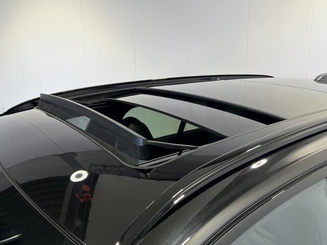 BMW 3-SERIE Touring 330e | Navigatie/Android/Apple Carplay | LM Velgen 19" | Elektrisch Glazen Panoramadak | Adaptive Cruise Control | Voorstoelen Verwarmd | Head-Up Display | Facelift Model |