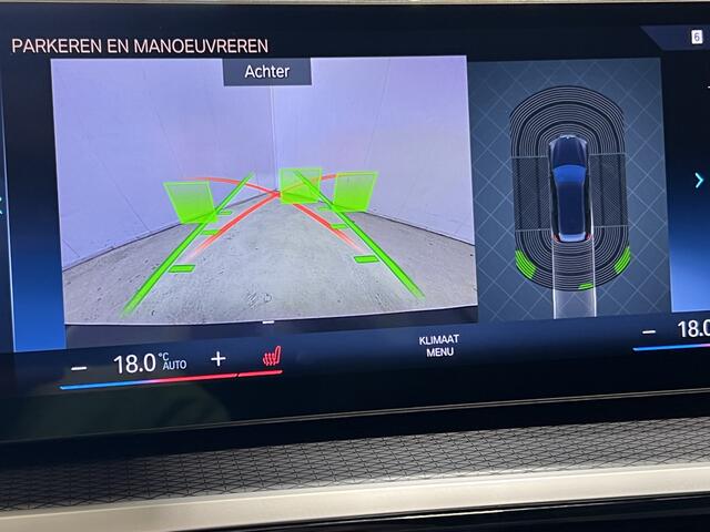 BMW 3-SERIE Touring 330e | Navigatie/Android/Apple Carplay | LM Velgen 19" | Elektrisch Glazen Panoramadak | Adaptive Cruise Control | Voorstoelen Verwarmd | Head-Up Display | Facelift Model |
