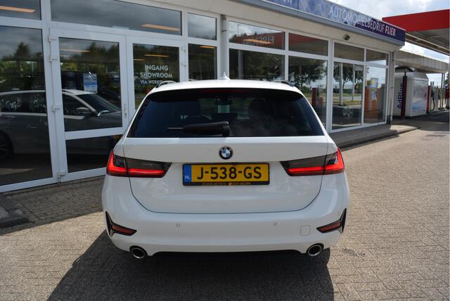 BMW 3-SERIE Touring 318i 157PK Executive Edition | Sportline | Elek. Trekhaak | LED | Carplay | Orig. NL