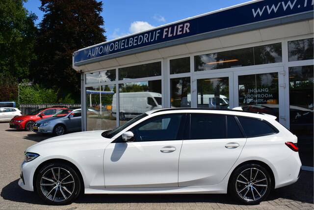BMW 3-SERIE Touring 318i 157PK Executive Edition | Sportline | Elek. Trekhaak | LED | Carplay | Orig. NL