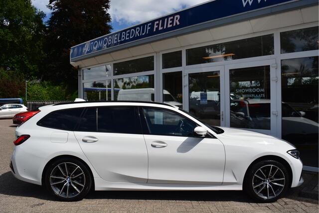 BMW 3-SERIE Touring 318i 157PK Executive Edition | Sportline | Elek. Trekhaak | LED | Carplay | Orig. NL