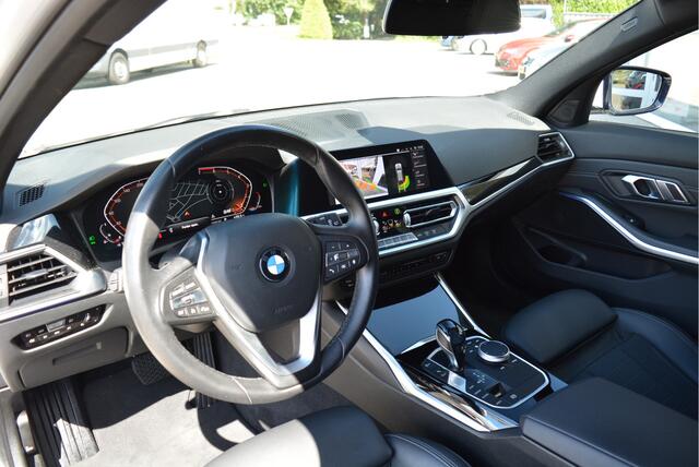BMW 3-SERIE Touring 318i 157PK Executive Edition | Sportline | Elek. Trekhaak | LED | Carplay | Orig. NL