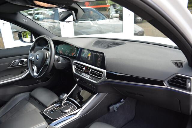 BMW 3-SERIE Touring 318i 157PK Executive Edition | Sportline | Elek. Trekhaak | LED | Carplay | Orig. NL