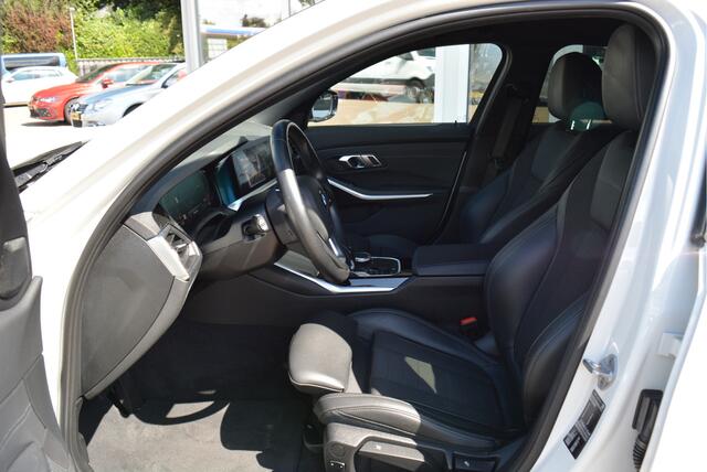 BMW 3-SERIE Touring 318i 157PK Executive Edition | Sportline | Elek. Trekhaak | LED | Carplay | Orig. NL