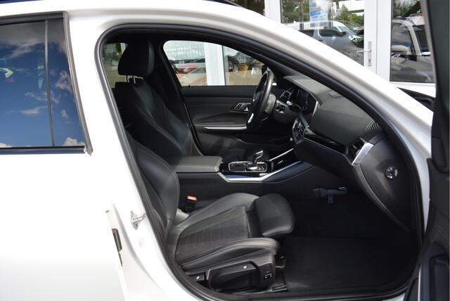 BMW 3-SERIE Touring 318i 157PK Executive Edition | Sportline | Elek. Trekhaak | LED | Carplay | Orig. NL