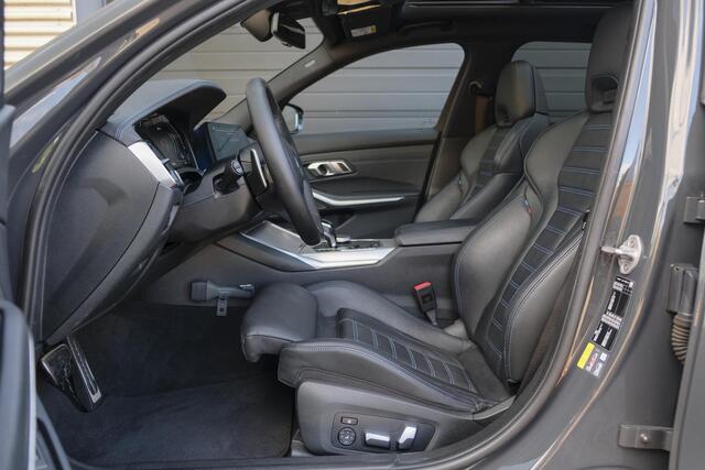 BMW 3-SERIE Touring 330e 292pk M-sport Panoramadak M3 seats *BTW* Dravitgrau Trekhaak Laser Harman/Kardon 1e eigenaar NLauto