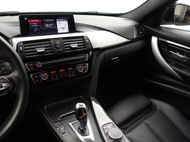 BMW 3-SERIE Touring 318i M Performance 165pk Aut- Virtual Cockpit, Sport Uitlaat, Xenon Led, Standkachel, Leder M Interieur, Carbon