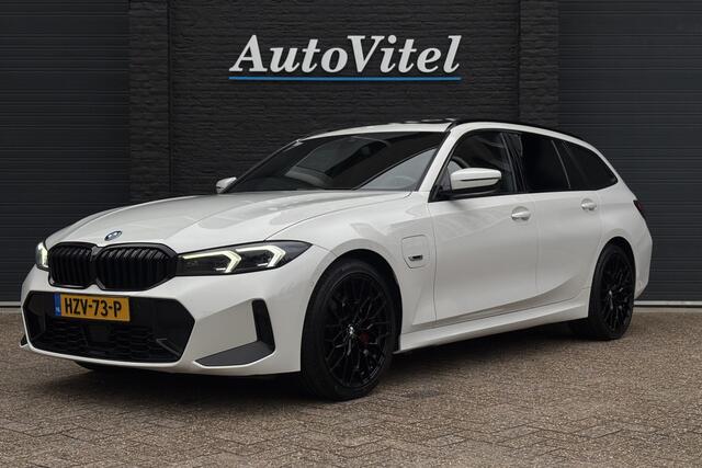 BMW 3-SERIE Touring 330e M-Sport Pro | Panodak | Memory | Trekhaak | Laserlight | Adaptive Cruise | Camera