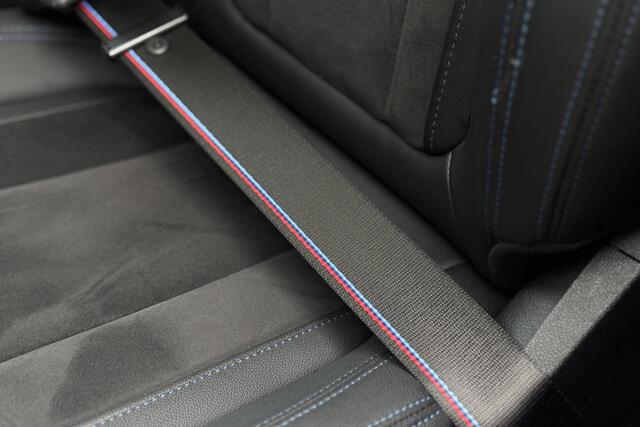 BMW 3-SERIE Touring 330e M-Sport Pro | Panodak | Memory | Trekhaak | Laserlight | Adaptive Cruise | Camera