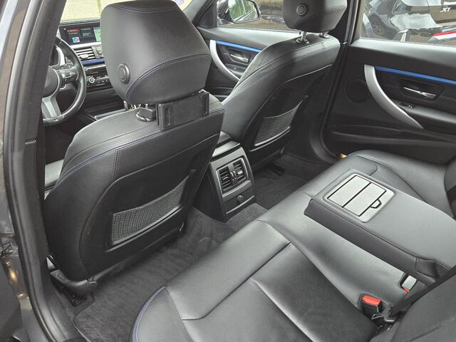 BMW 3-SERIE Touring 318i M Sport Edition | LEDER | NAVIGATIE PROFF. | STOELVERWARMING | TREKHAAK |