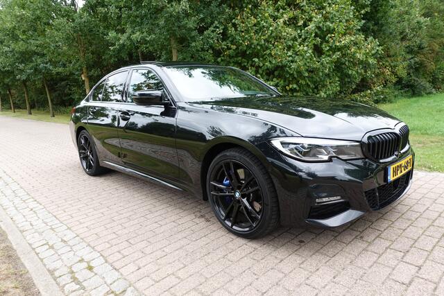 BMW 3-SERIE 330e xDrive M-Sport | High Executive Leder Vernasco/Cognac ,M-Stoelen | Individual Dachbord. Harman Kardon | stuur verw | head-up | elct trekhaak | Pano| 19 INCH | Laserlicht | Mem Stoelen | elec klep | dubbel gelaagd glas. Bom Vol