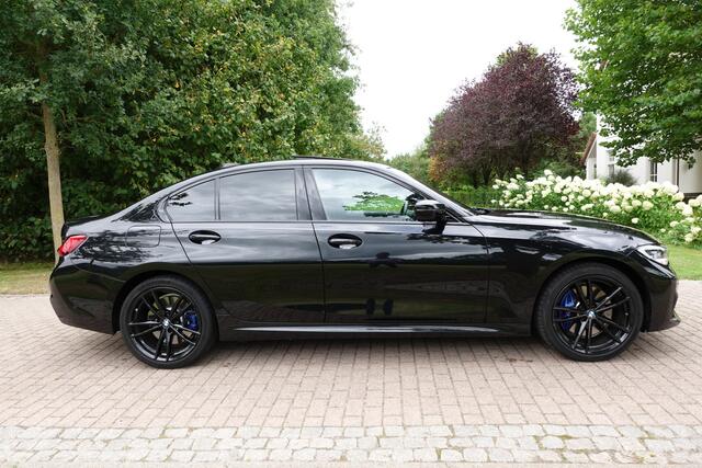 BMW 3-SERIE 330e xDrive M-Sport | High Executive Leder Vernasco/Cognac ,M-Stoelen | Individual Dachbord. Harman Kardon | stuur verw | head-up | elct trekhaak | Pano| 19 INCH | Laserlicht | Mem Stoelen | elec klep | dubbel gelaagd glas. Bom Vol