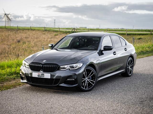 BMW 3-SERIE 330e M Sport Pakket 19" Laser light Shadow line
