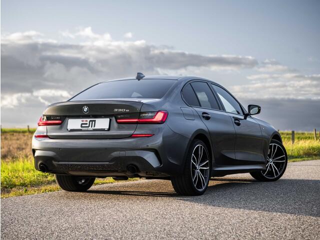 BMW 3-SERIE 330e M Sport Pakket 19" Laser light Shadow line