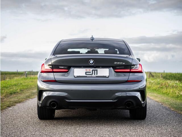 BMW 3-SERIE 330e M Sport Pakket 19" Laser light Shadow line