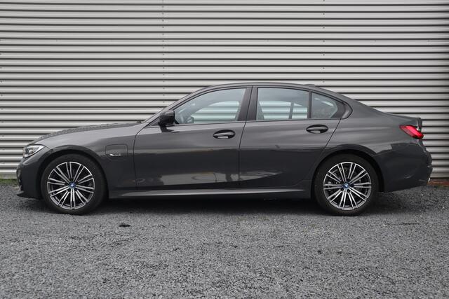 BMW 3-SERIE M-Sport M Schaalstoelen / Dravit Grau / HiFi / Camera /