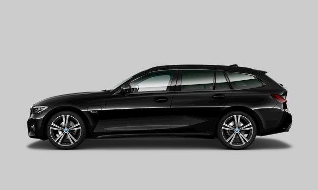 BMW 3-SERIE Touring 330e xDrive M-Sport | Panoramadak | Harman Kardon | Elektr. Trekhaak